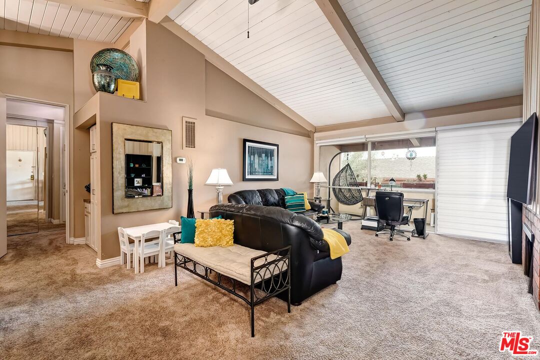 6415 Green Valley Cir Unit: 313