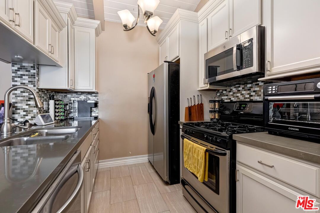 6415 Green Valley Cir Unit: 313