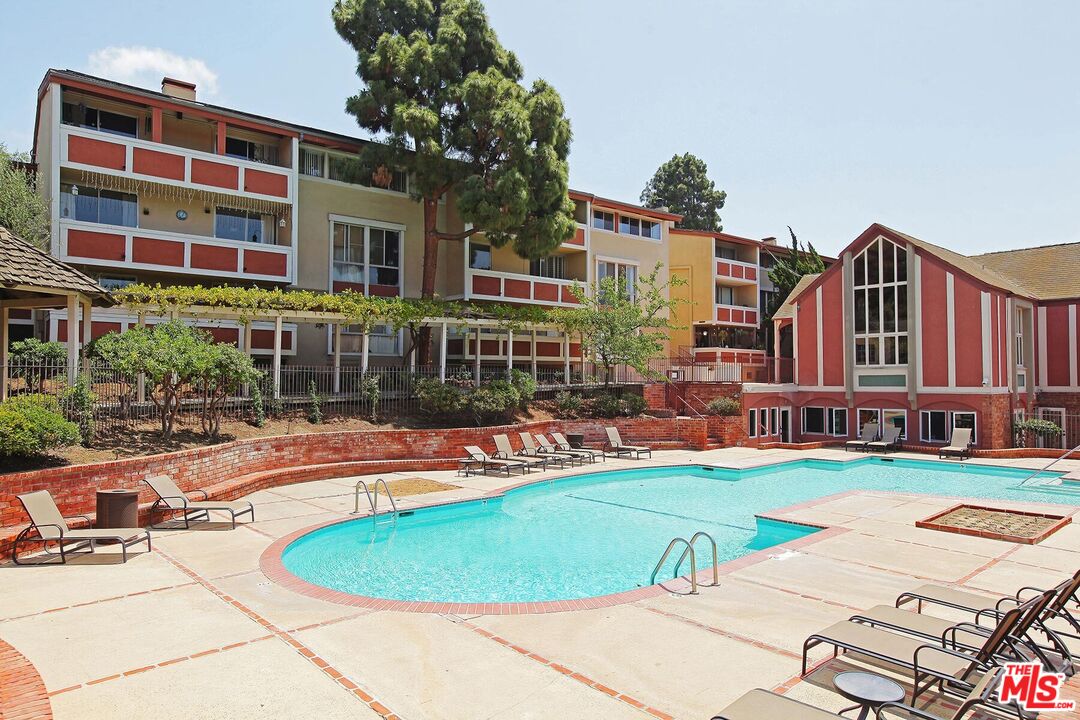 6415 Green Valley Cir Unit: 313