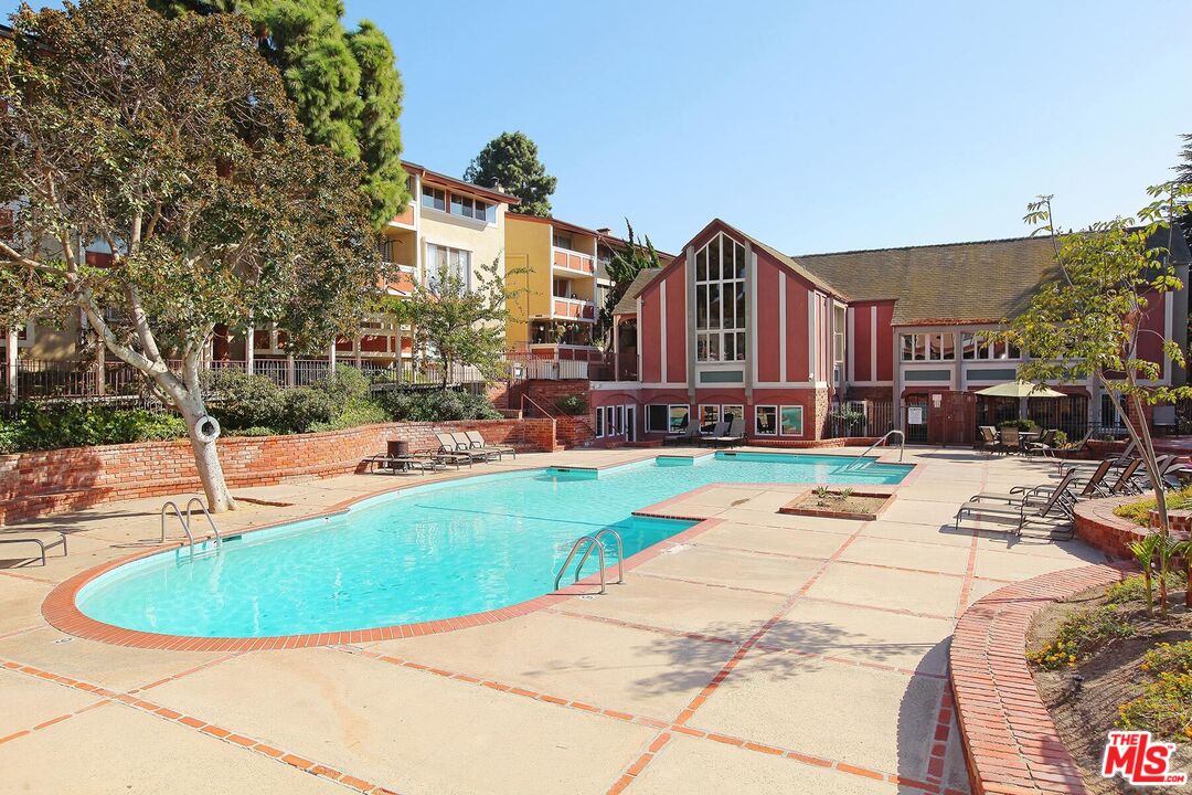 6415 Green Valley Cir Unit: 313