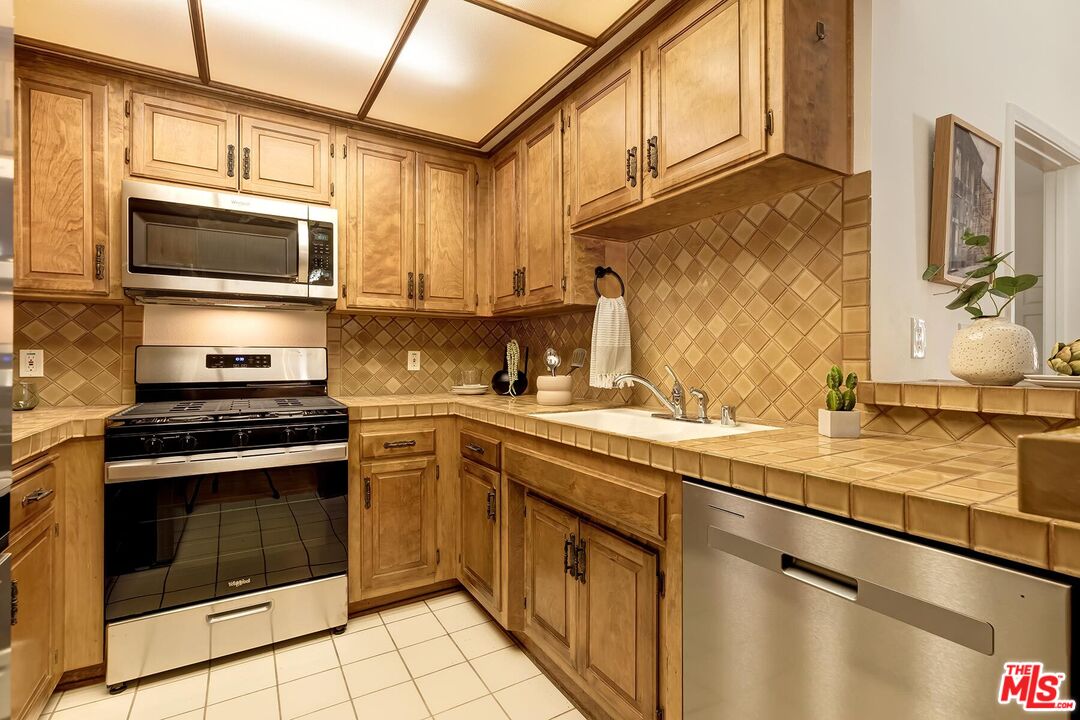 8601 Falmouth Ave Unit: 414