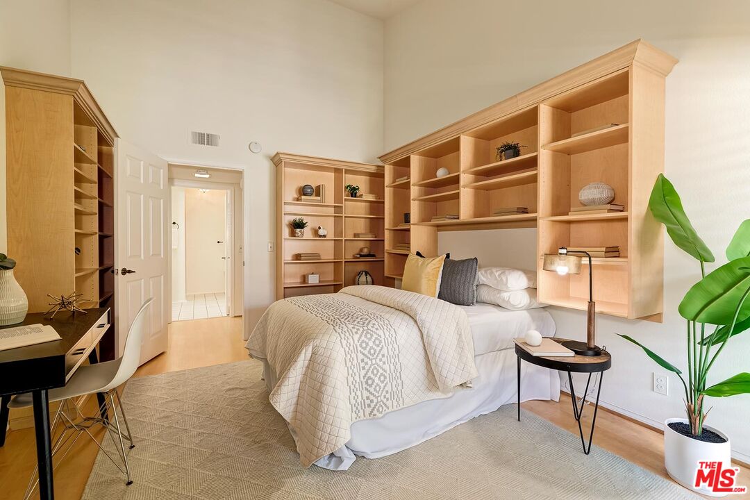 8601 Falmouth Ave Unit: 414