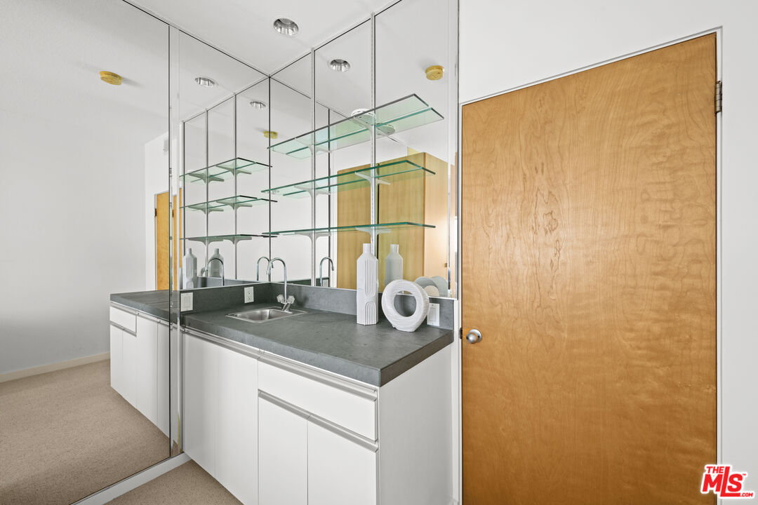 1930 Purdue Ave Unit: 3