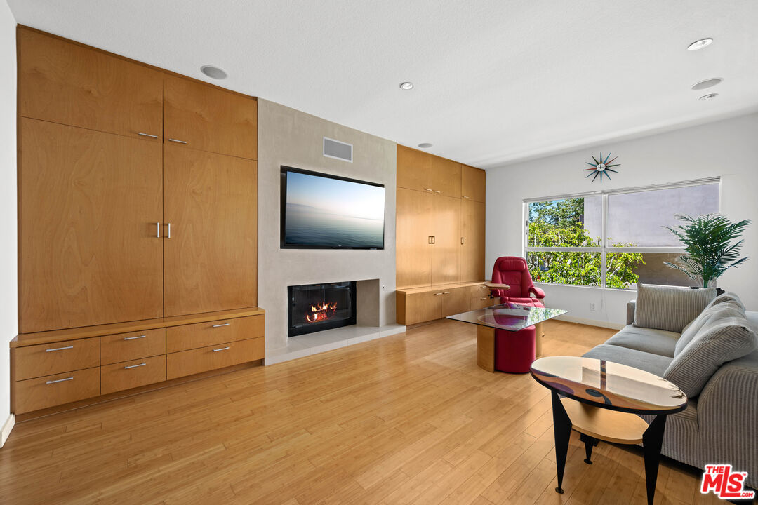 1930 Purdue Ave Unit: 3