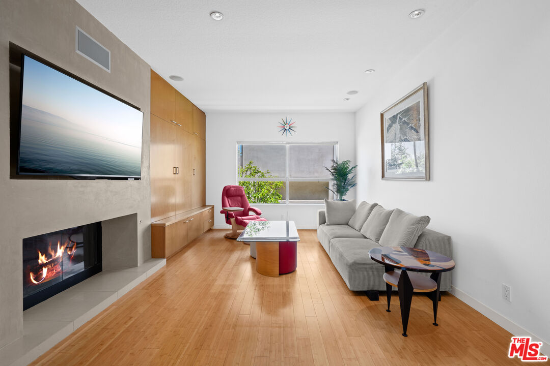 1930 Purdue Ave Unit: 3