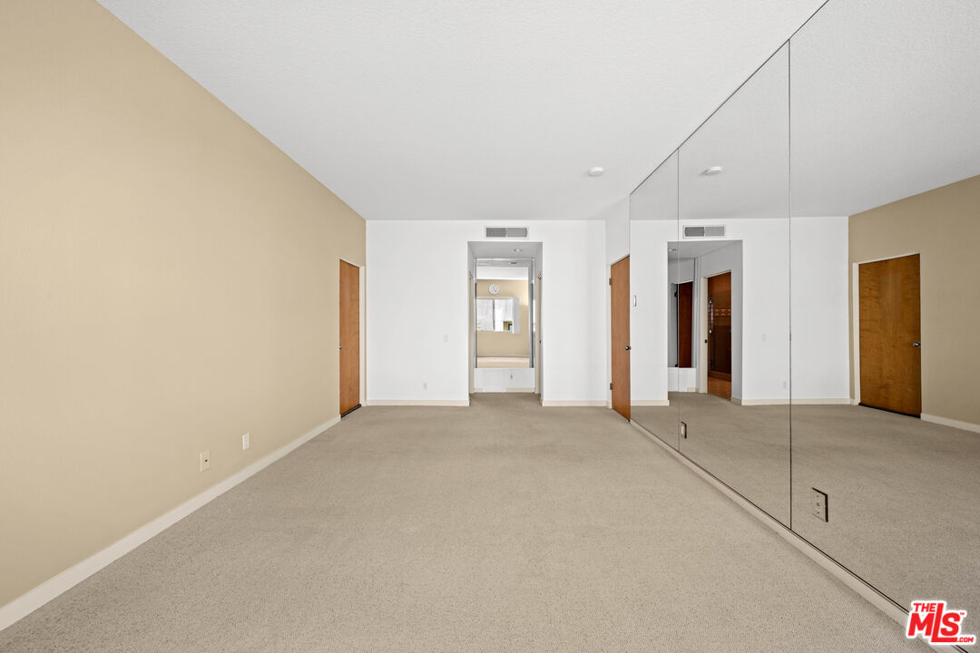 1930 Purdue Ave Unit: 3