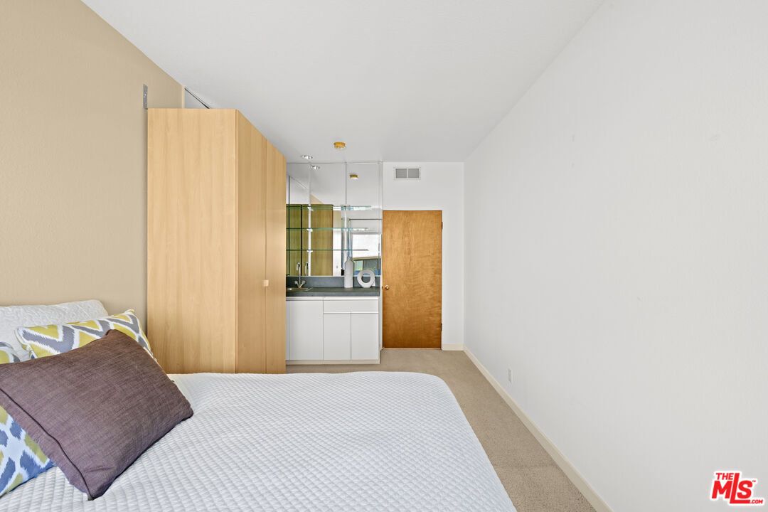 1930 Purdue Ave Unit: 3
