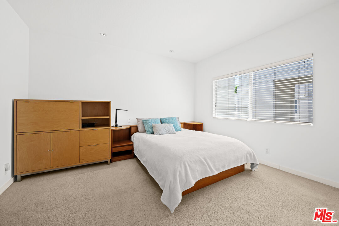 1930 Purdue Ave Unit: 3