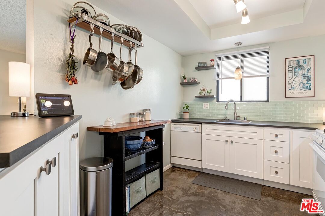 8162 Manitoba St Unit: 104