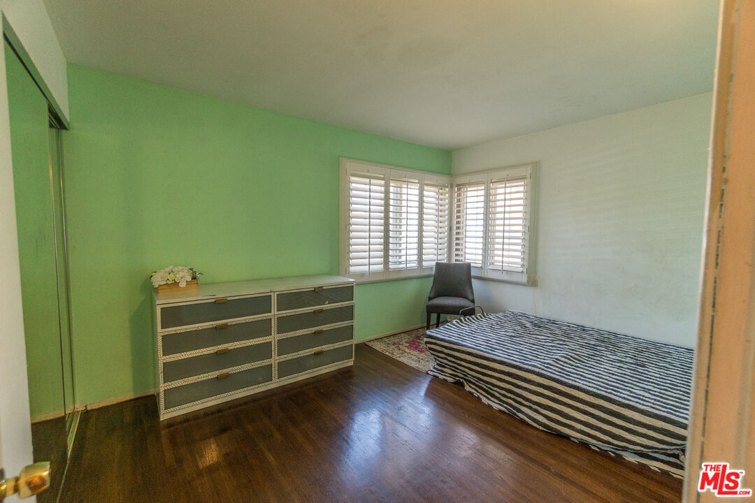 7248 W 88th Pl