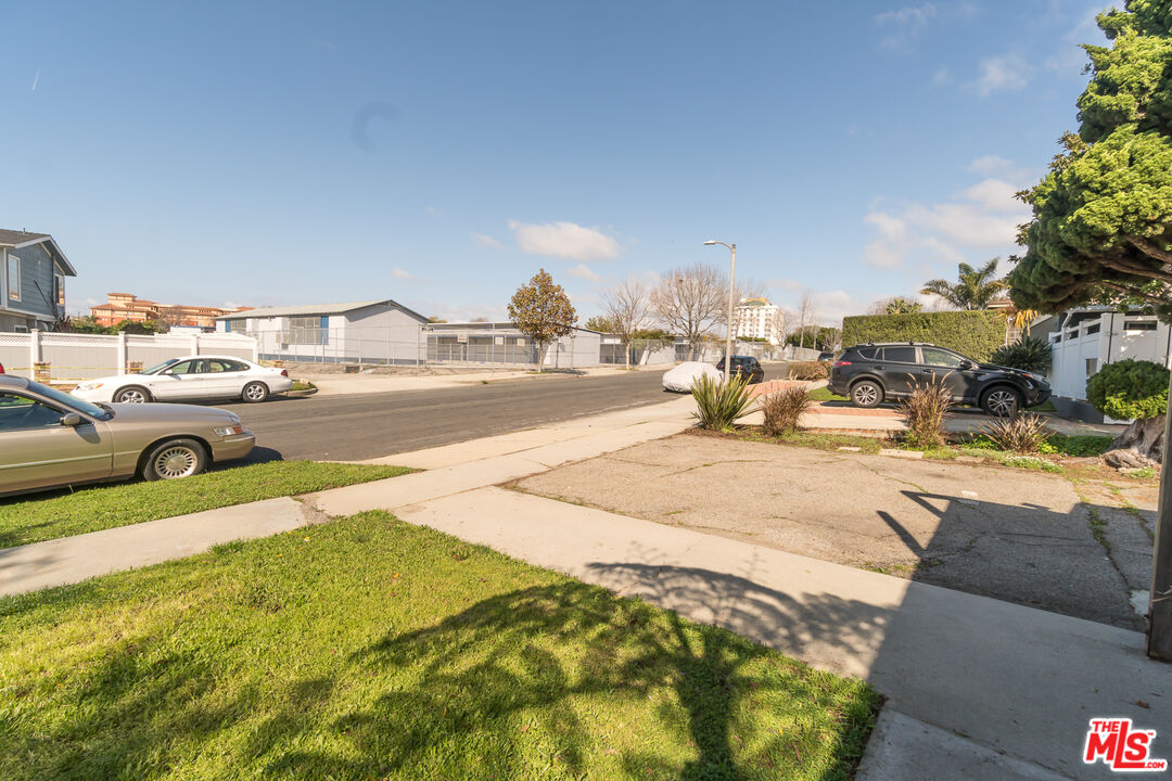 7248 W 88th Pl