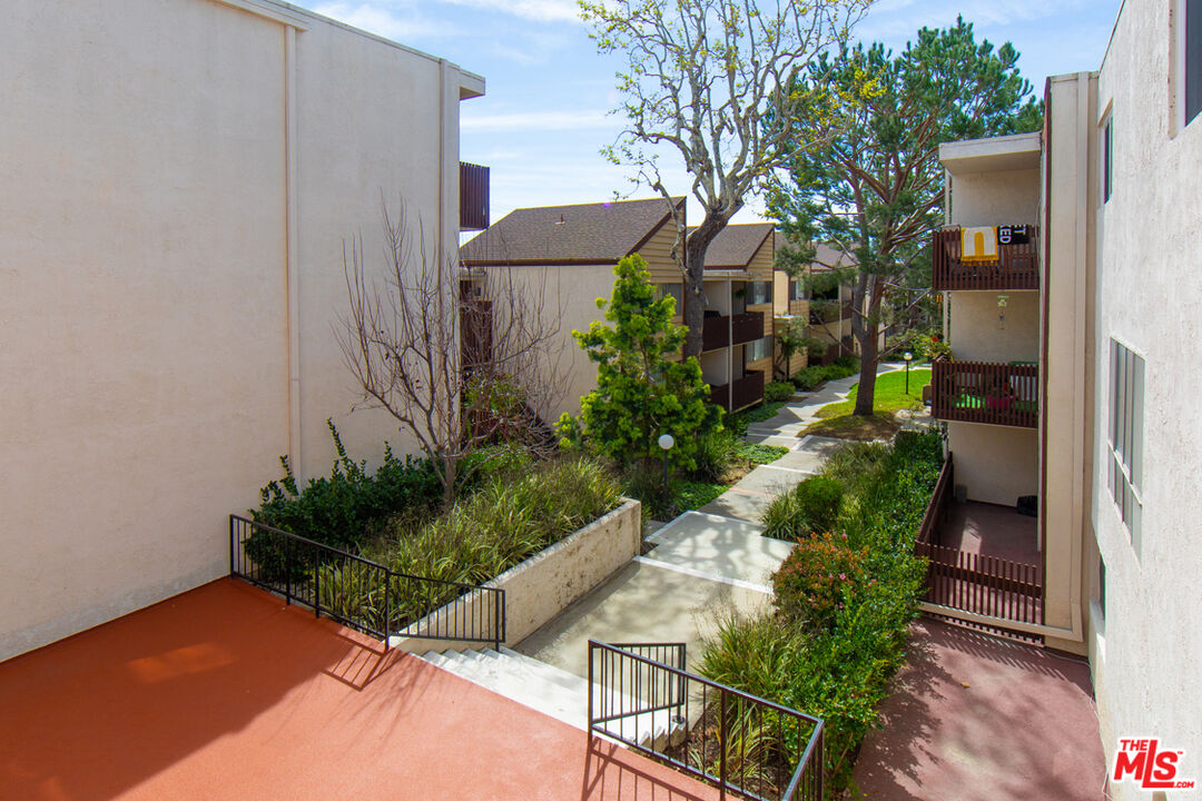 5950 Canterbury Dr Unit: C216