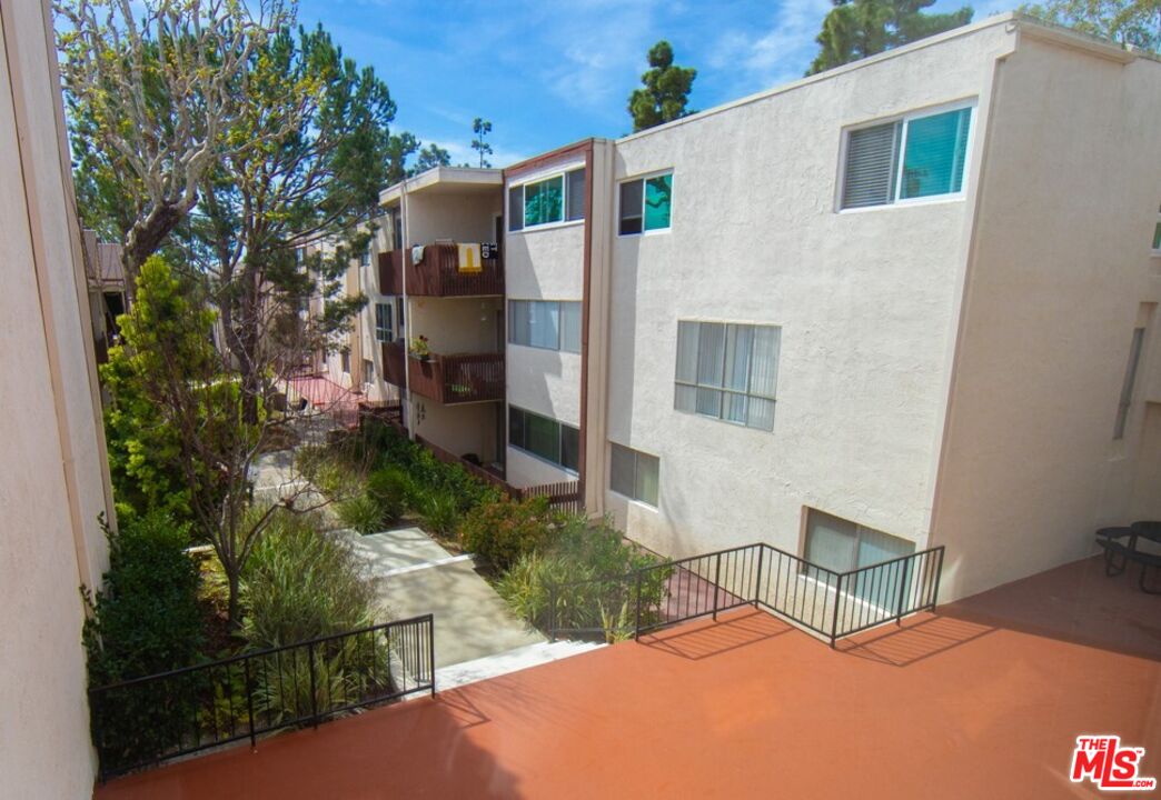 5950 Canterbury Dr Unit: C216