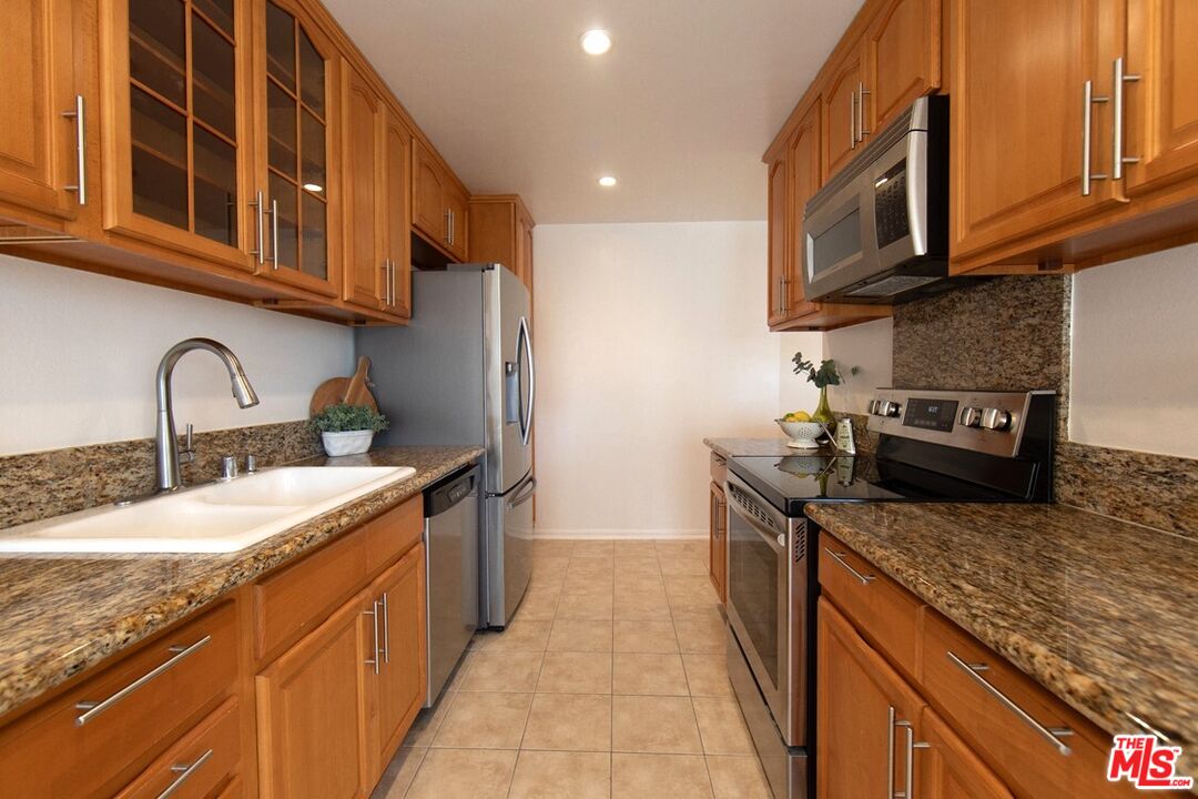 5950 Canterbury Dr Unit: C216