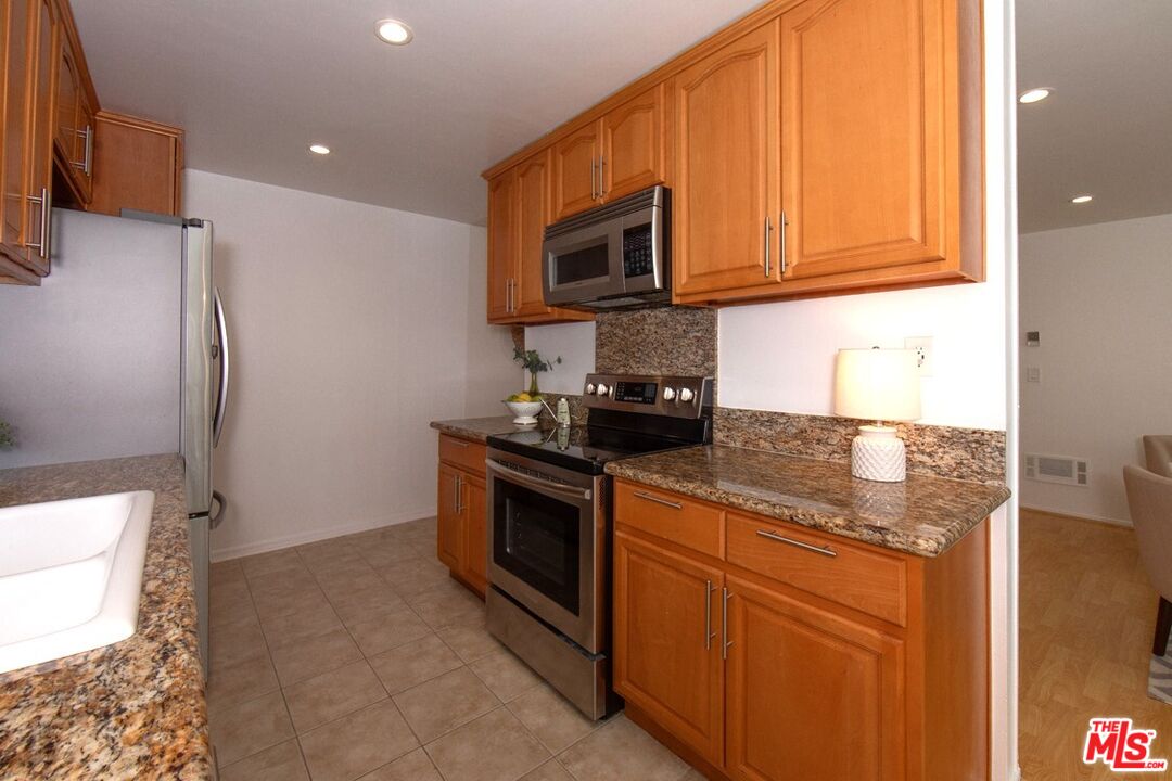 5950 Canterbury Dr Unit: C216