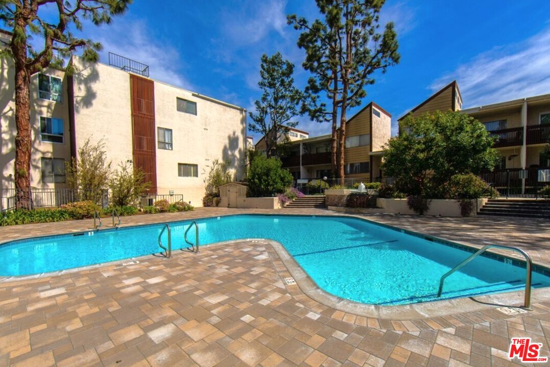 5950 Canterbury Dr Unit: C216