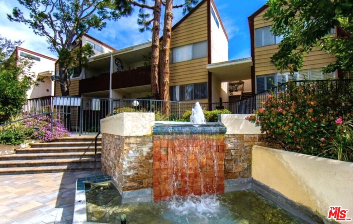 5950 Canterbury Dr Unit: C216