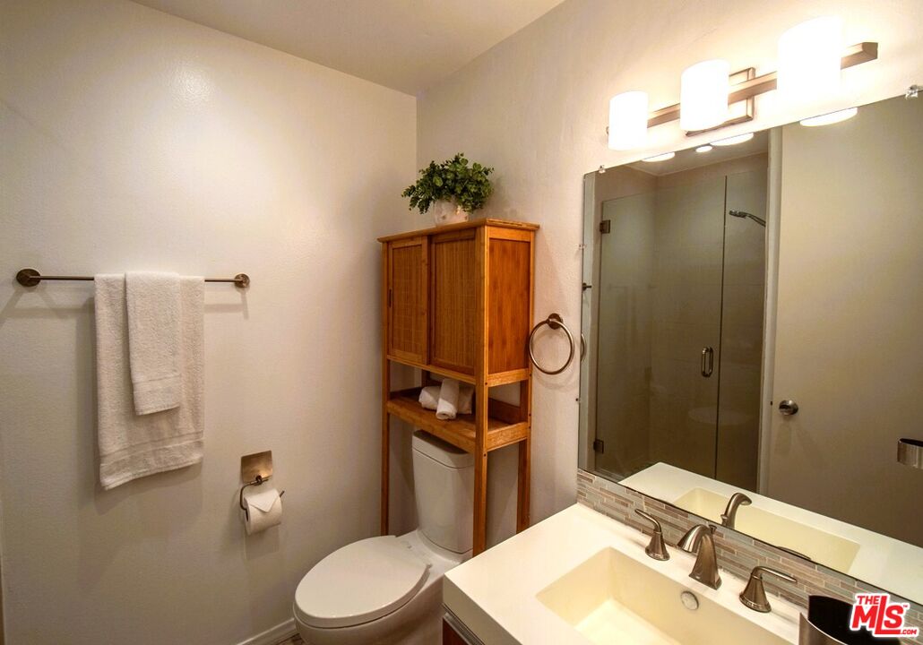 5950 Canterbury Dr Unit: C216