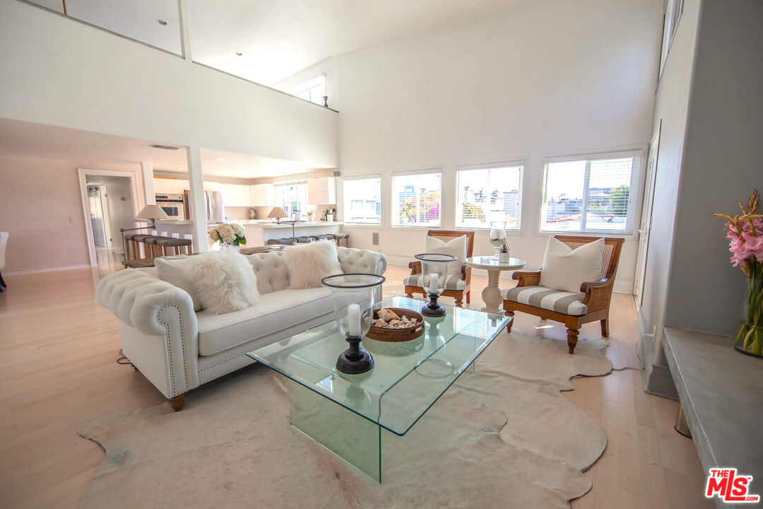 36 ANCHORAGE ST Unit: Penthouse