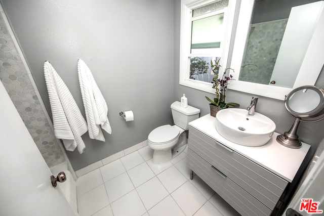 36 ANCHORAGE ST Unit: Penthouse