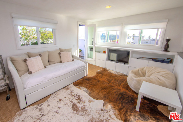 36 ANCHORAGE ST Unit: Penthouse