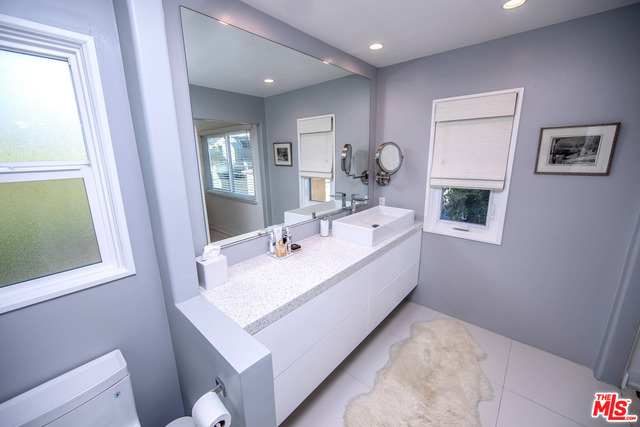36 ANCHORAGE ST Unit: Penthouse