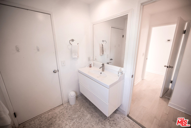 36 ANCHORAGE ST Unit: Penthouse