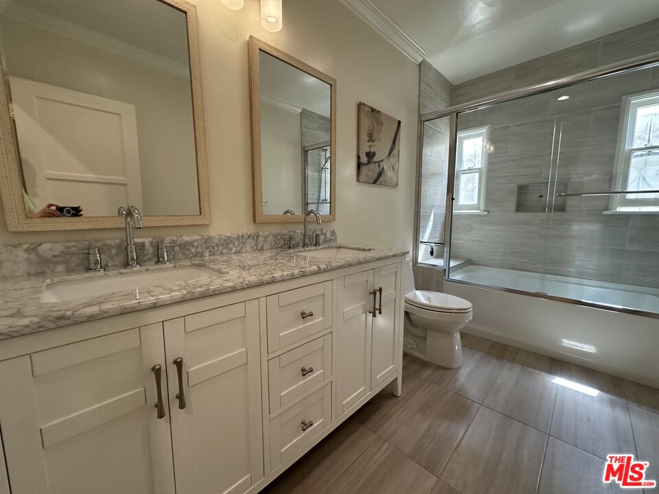117 N Kings Unit: 119 1/2