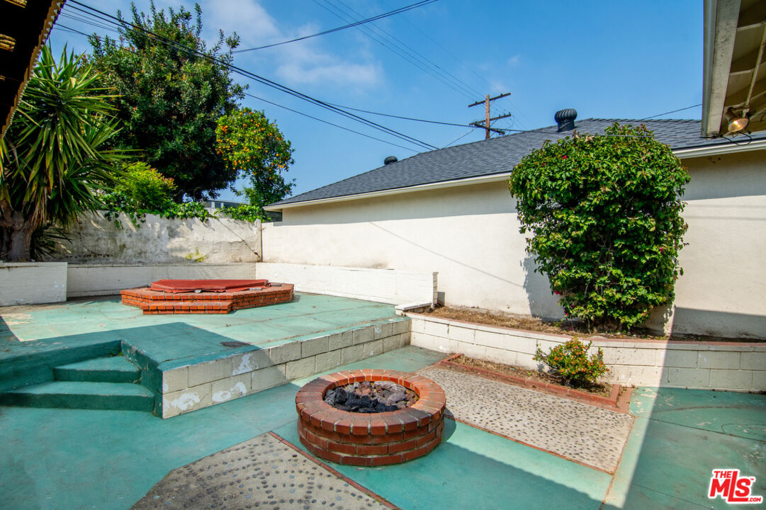 8025 Stewart Ave