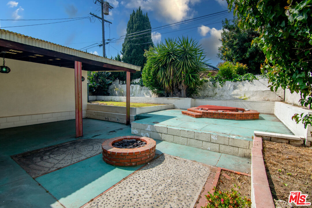 8025 Stewart Ave