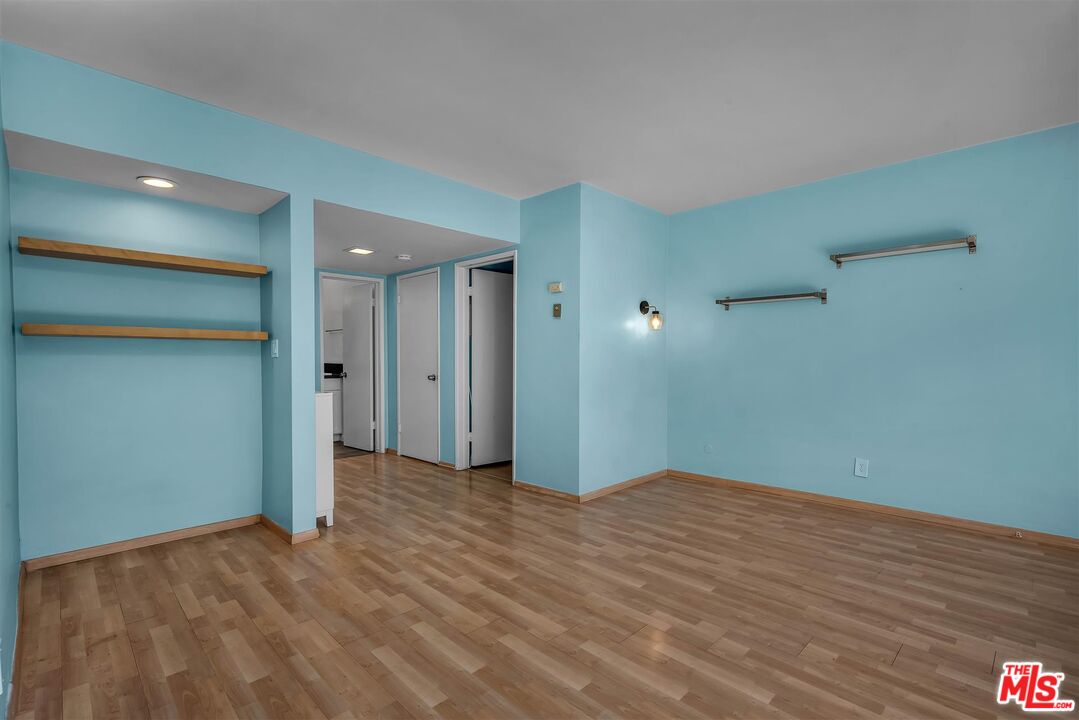 5651 Windsor Way Unit: 102