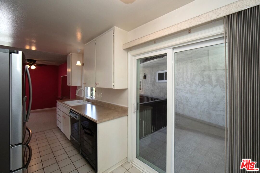 5650 Sumner Way Unit: 207