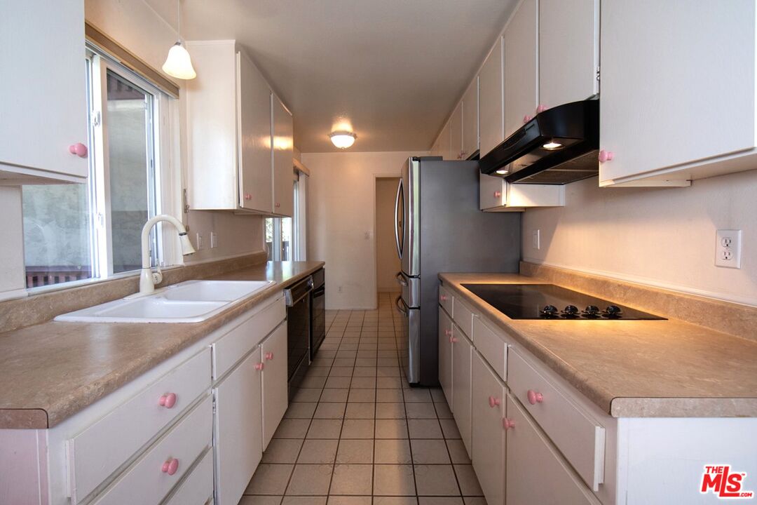 5650 Sumner Way Unit: 207