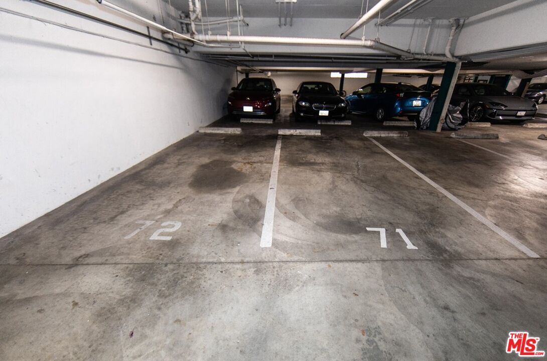 5650 Sumner Way Unit: 207