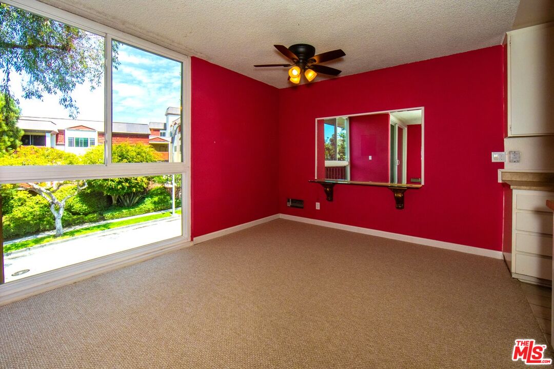 5650 Sumner Way Unit: 207