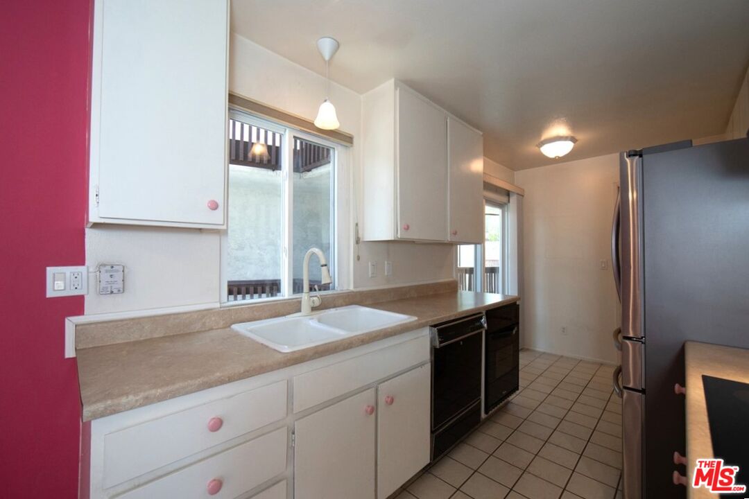 5650 Sumner Way Unit: 207