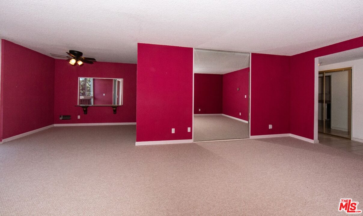 5650 Sumner Way Unit: 207