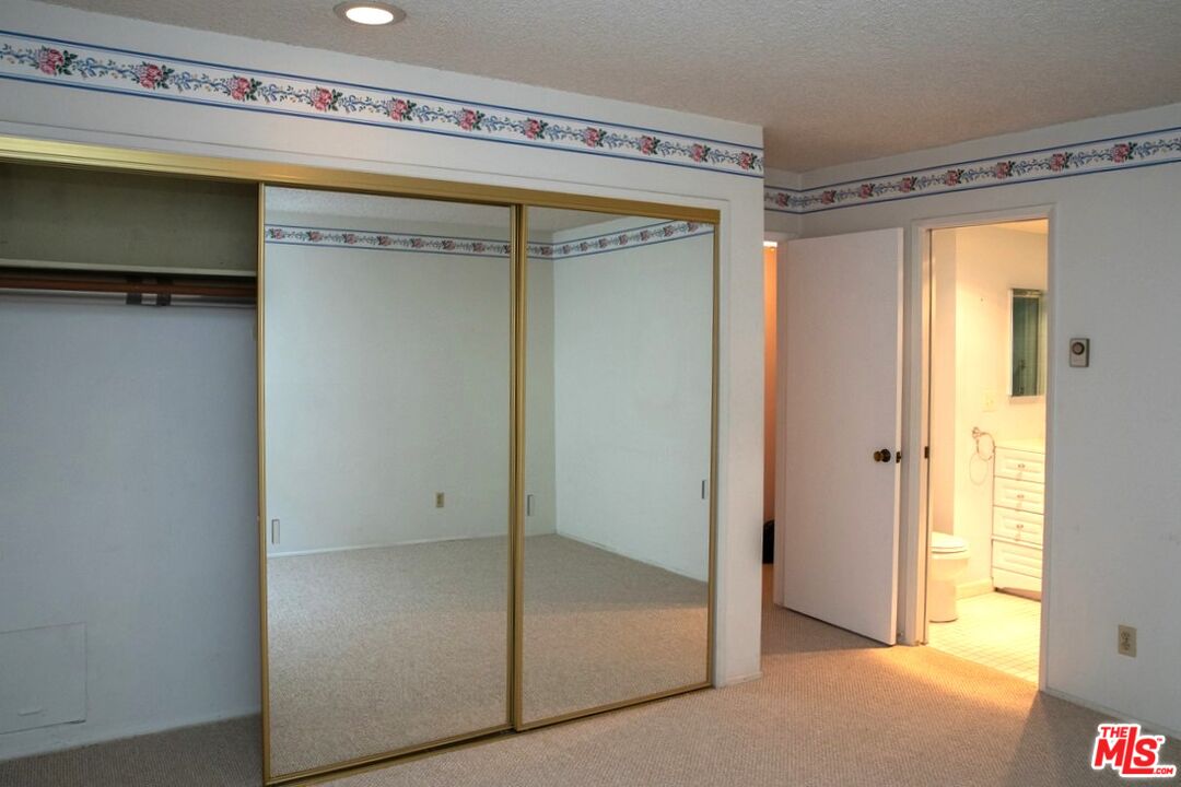 5650 Sumner Way Unit: 207