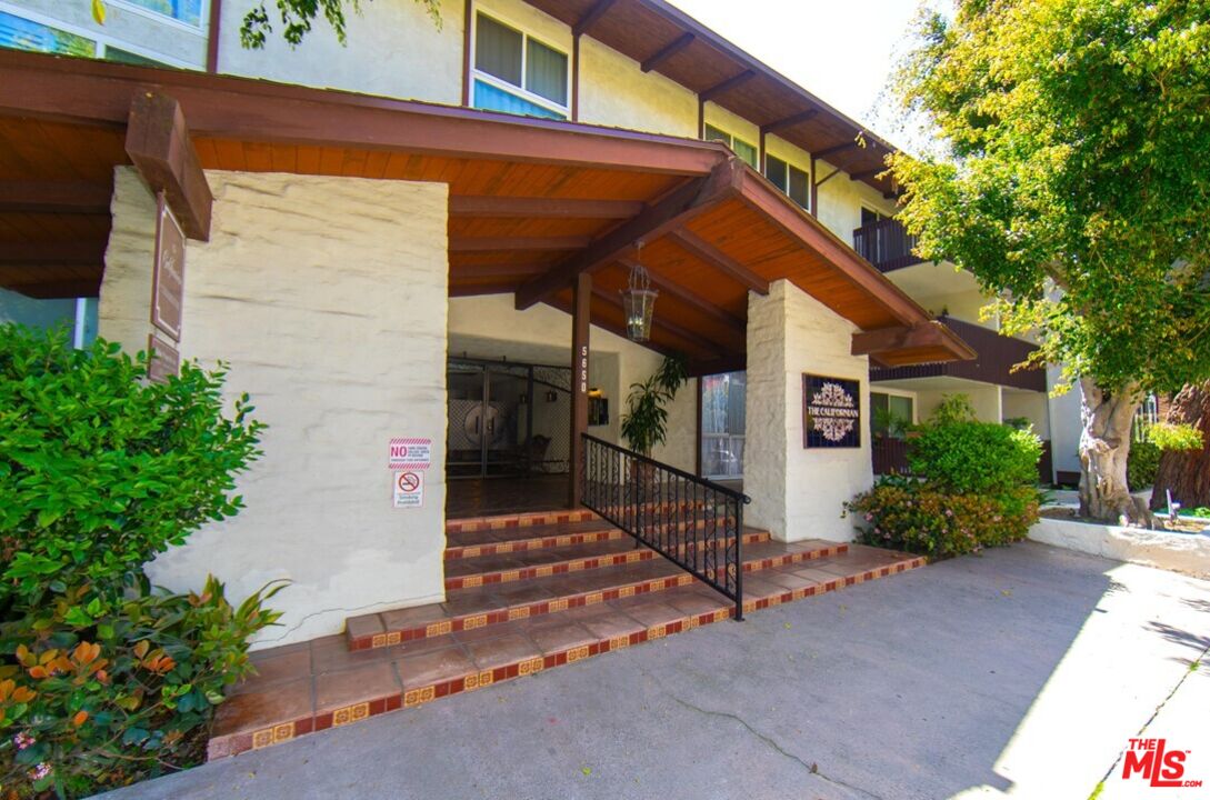 5650 Sumner Way Unit: 207