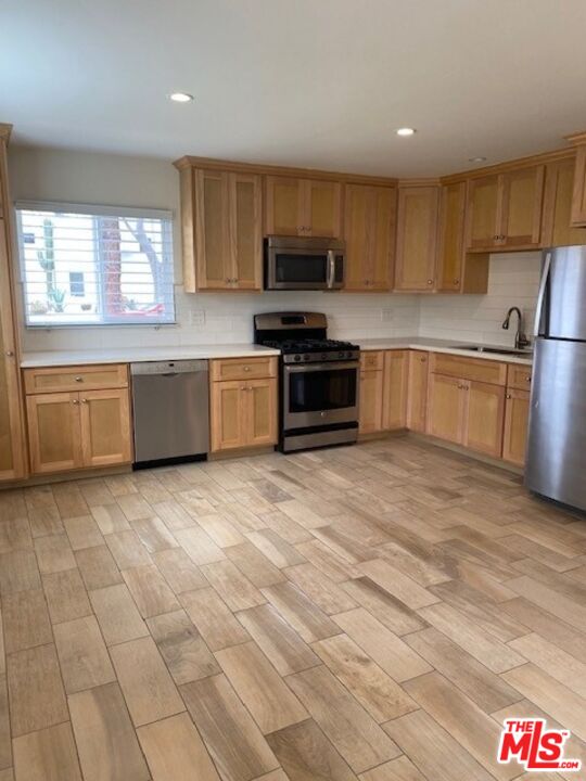 3332 Helms Ave Unit: 1