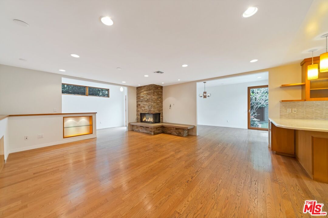 4087 Van Buren Pl