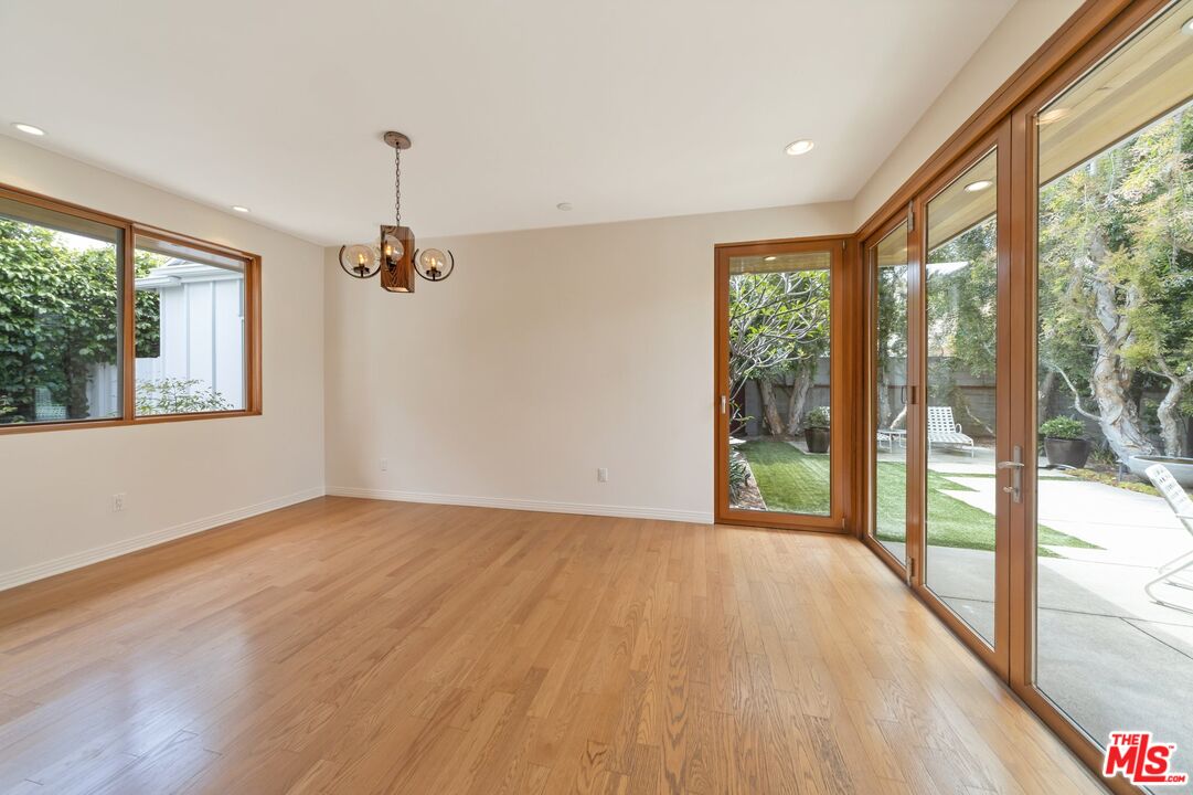 4087 Van Buren Pl