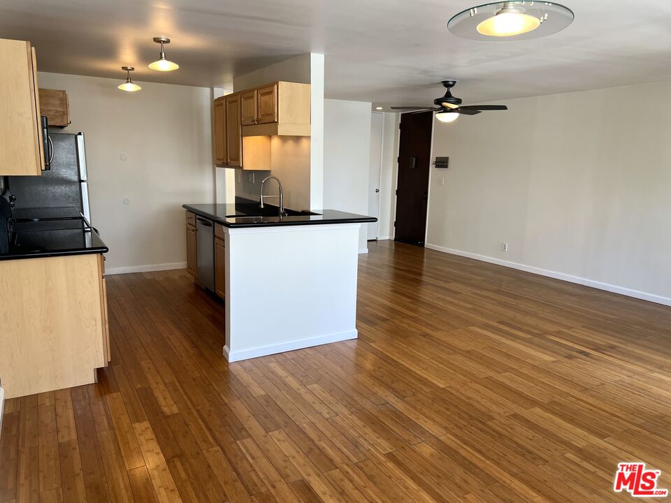 6050 Canterbury Dr Unit: F111