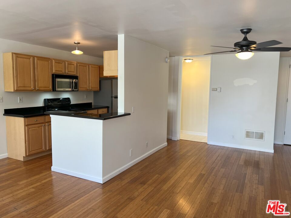 6050 Canterbury Dr Unit: F111