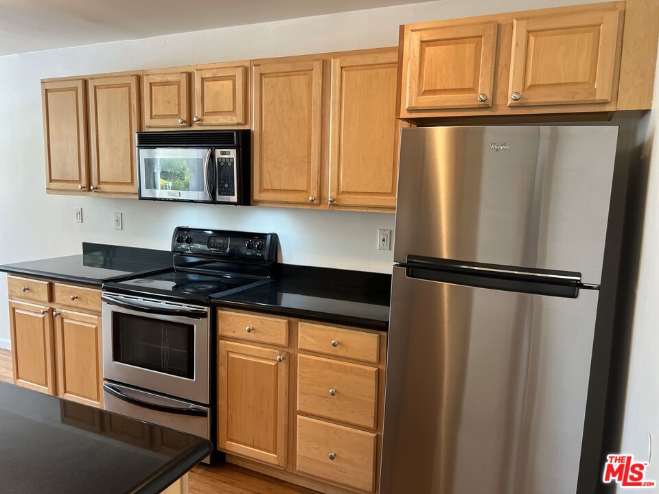 6050 Canterbury Dr Unit: F111