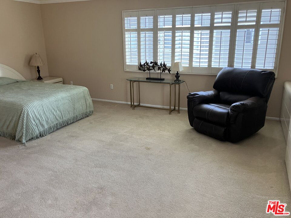 4315 Redwood Ave Unit: 1