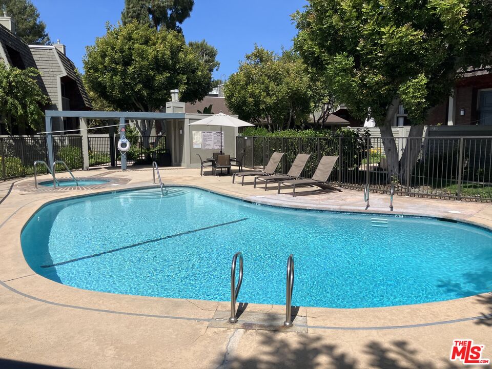 4315 Redwood Ave Unit: 1