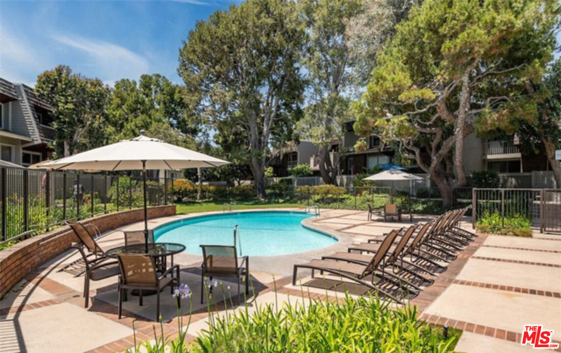 4315 Redwood Ave Unit: 1