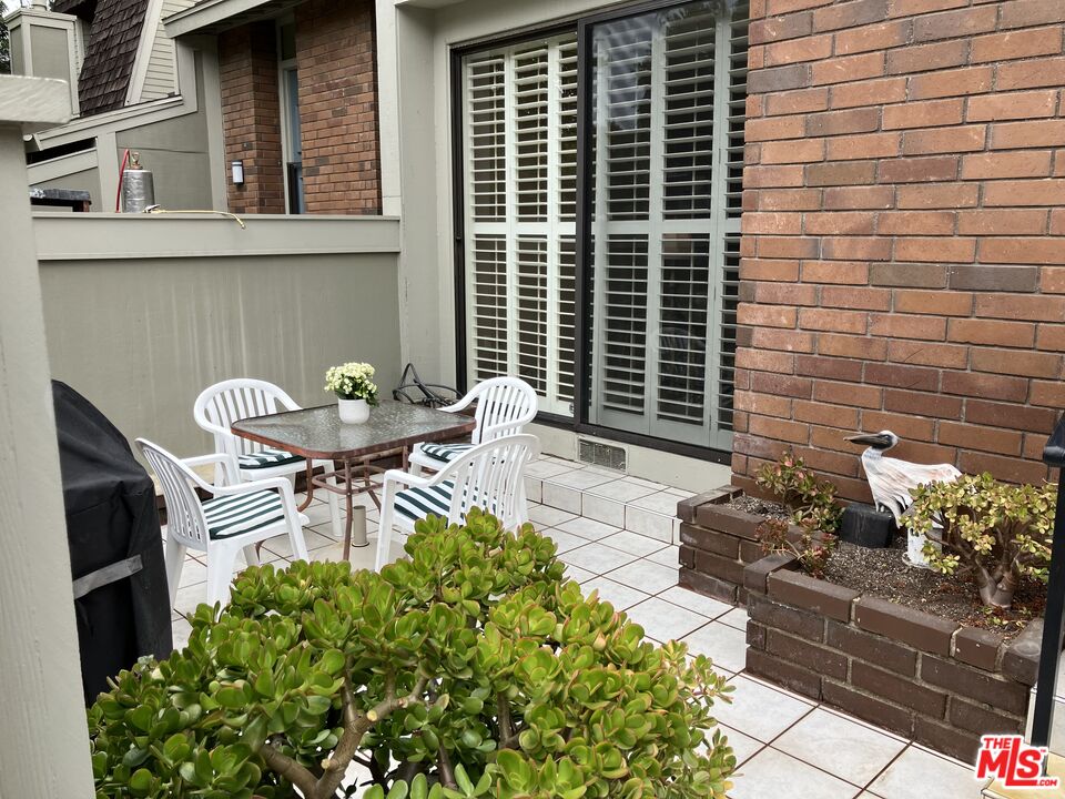 4315 Redwood Ave Unit: 1