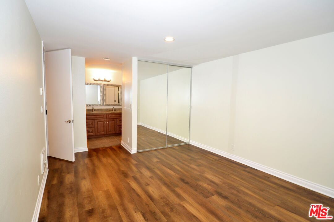 5950 Canterbury Dr Unit: C212